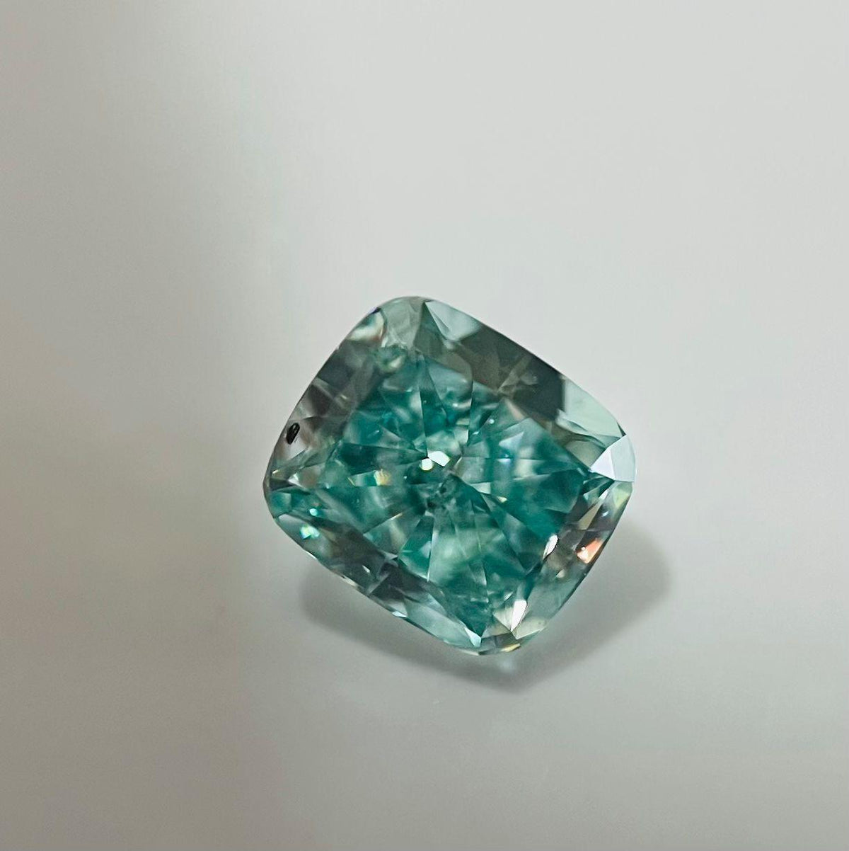 Fancy Vivid Blue-Green