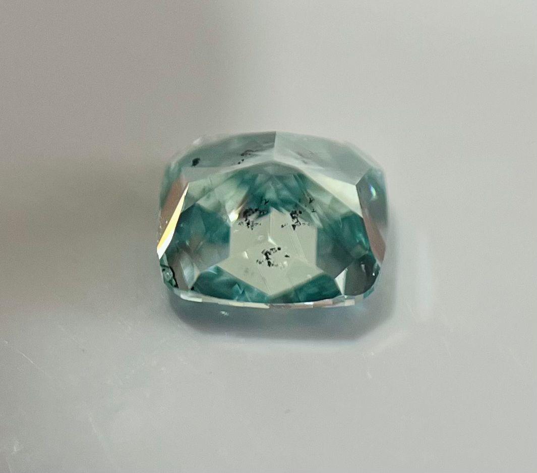 Fancy Vivid Blue-Green