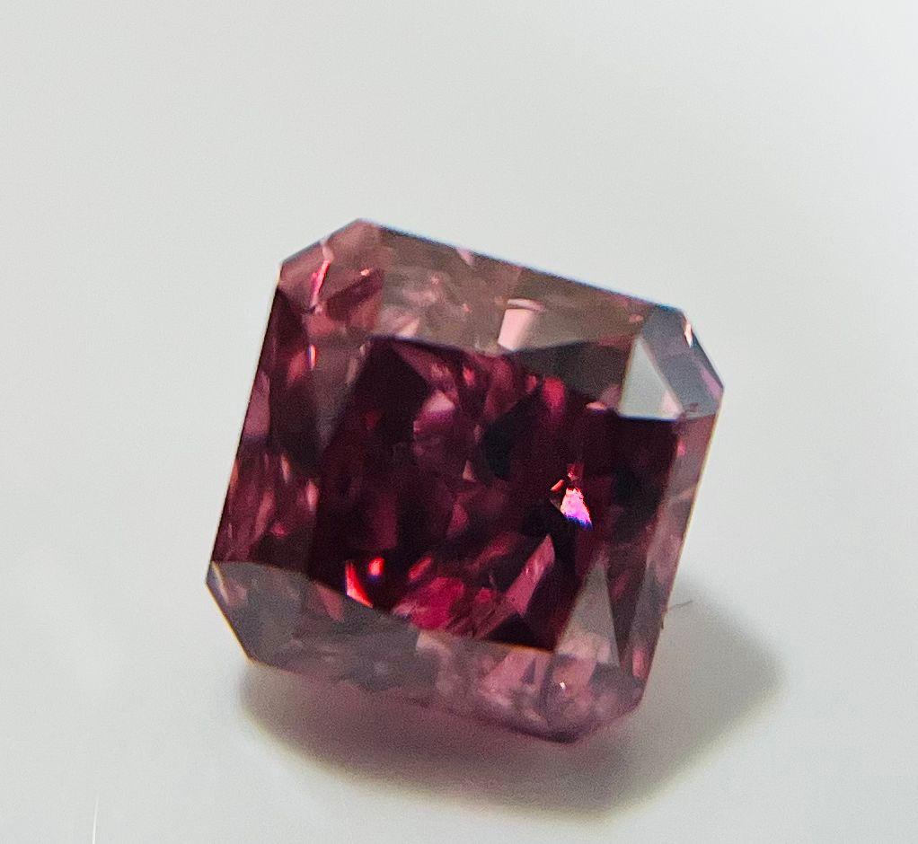 Purplish Red Square Radiant Diamond